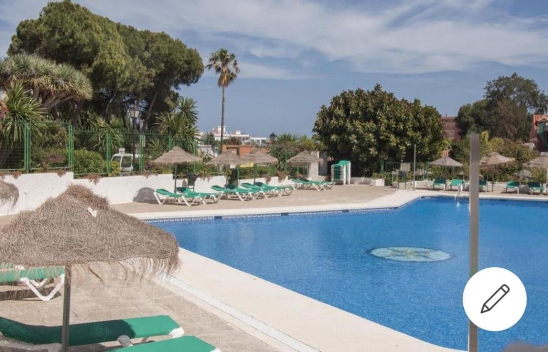 Apartamento Vacacional Costa Del Sol 贝纳尔马德纳 外观 照片